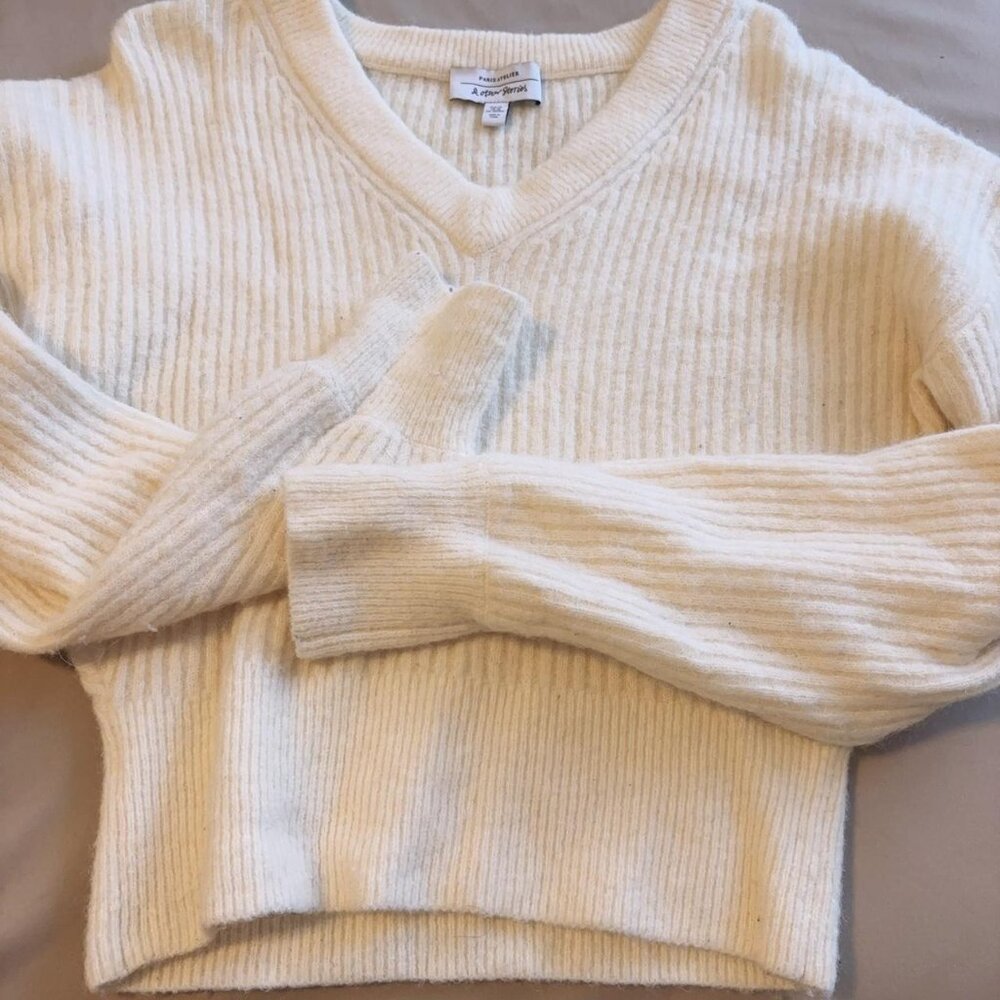 Paris atelier & other stories crop V neck sweater